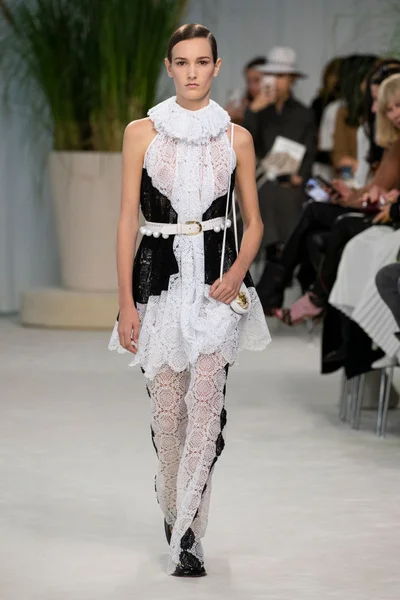 Look 1